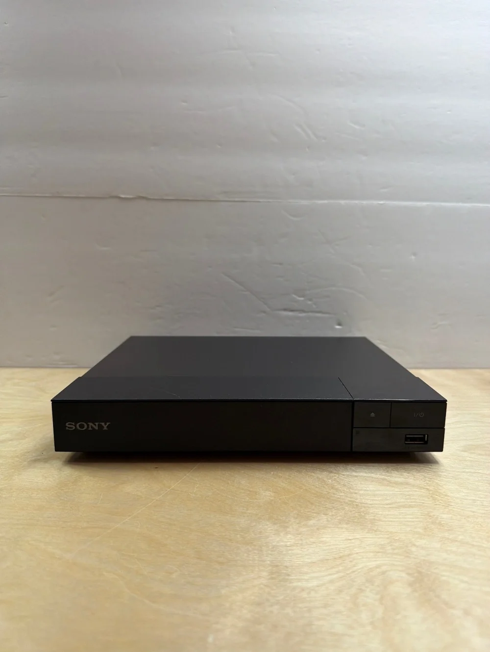 Sony BDP-S2500 Blu-ray DVD Player with Remote Power Adapter & Movies Bundle